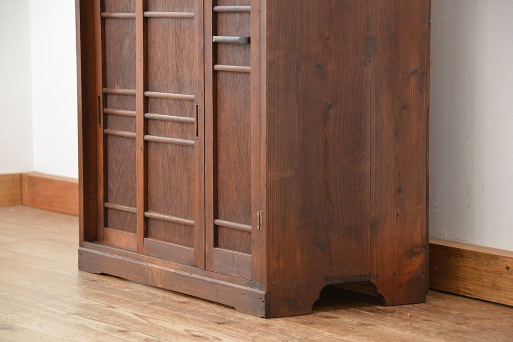 アンティーク家具　アンティーク　古い木味のカサ入れ付き下駄箱(収納棚)
