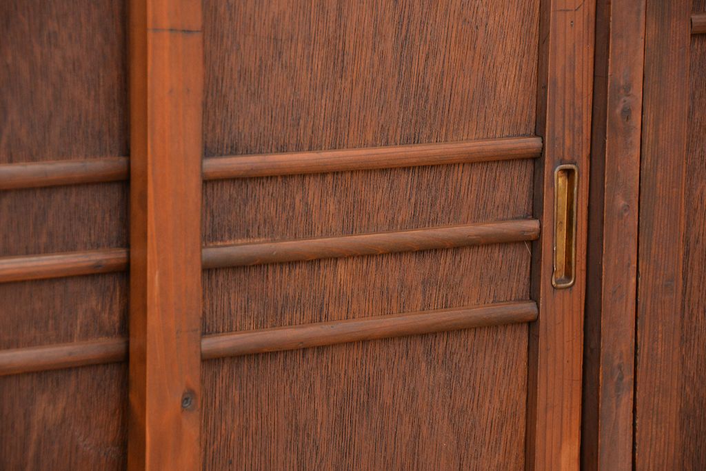 アンティーク家具　アンティーク　古い木味のカサ入れ付き下駄箱(収納棚)