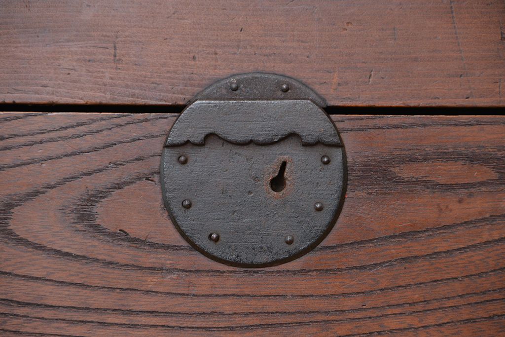 アンティーク家具　古民具・骨董　前面欅!使いやすく素敵なデザインの帳場箪笥