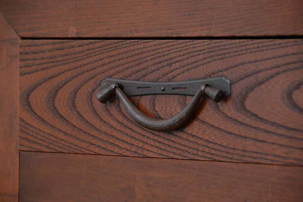 アンティーク家具　古民具・骨董　前面欅!使いやすく素敵なデザインの帳場箪笥