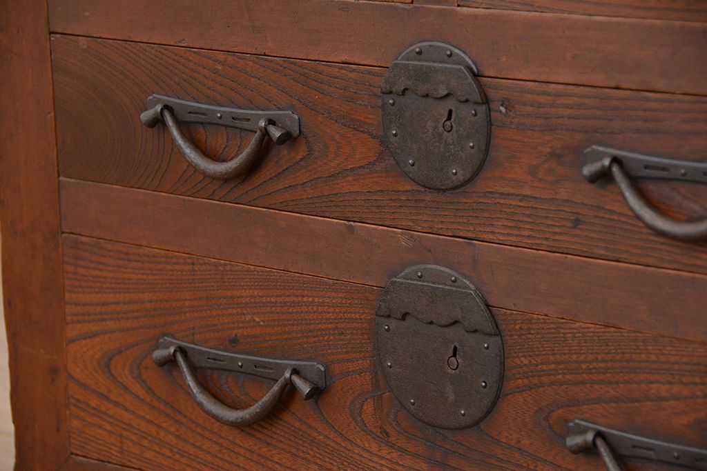 アンティーク家具　古民具・骨董　前面欅!使いやすく素敵なデザインの帳場箪笥