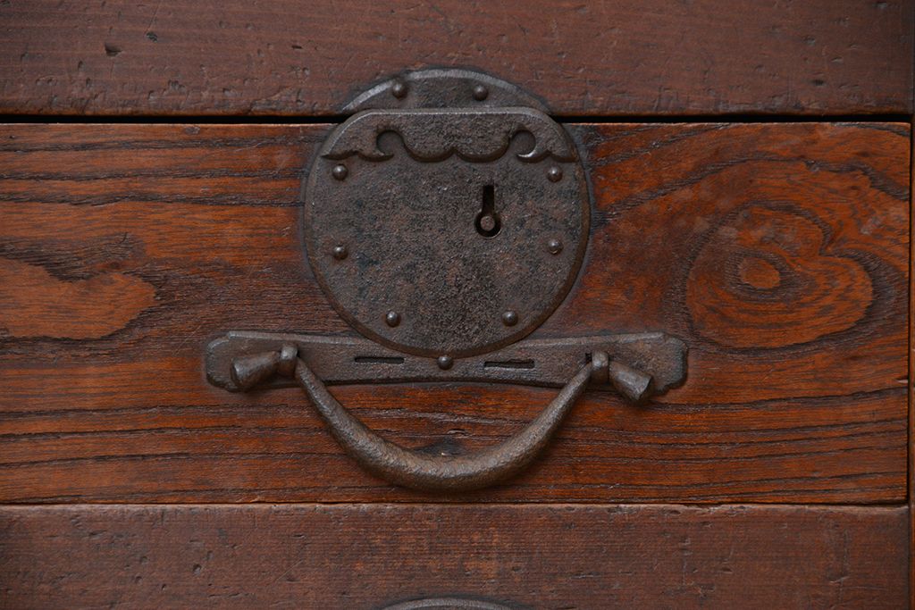 アンティーク家具　古民具・骨董　前面欅!使いやすく素敵なデザインの帳場箪笥