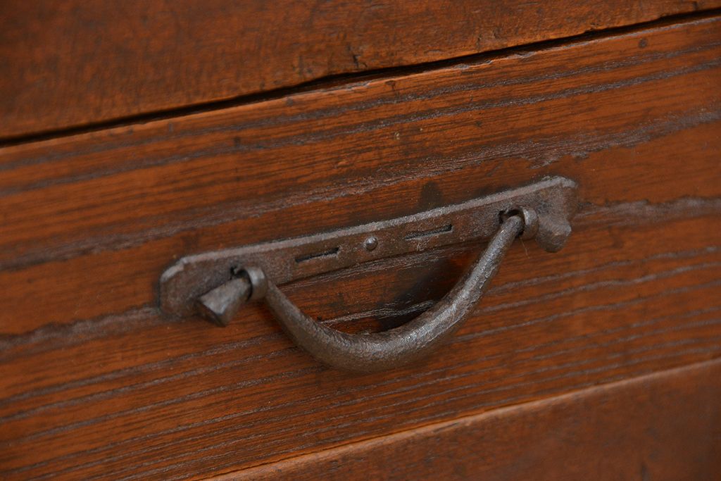 アンティーク家具　古民具・骨董　前面欅!使いやすく素敵なデザインの帳場箪笥