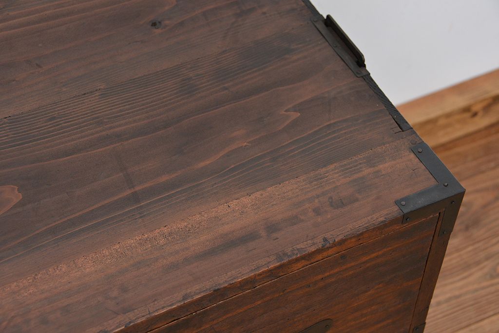 アンティーク家具　☆アンティーク　シックで味のある重ね桐箪笥(チェスト、桐たんす)