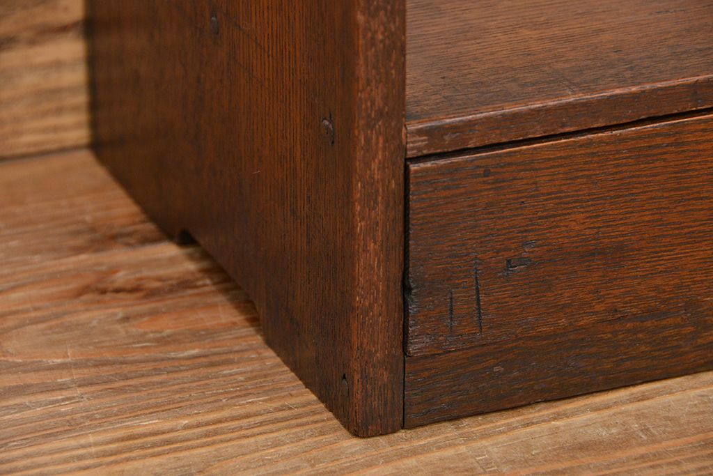 アンティーク家具　アンティーク　古いナラ材の透かし彫り引き出し付き本立て