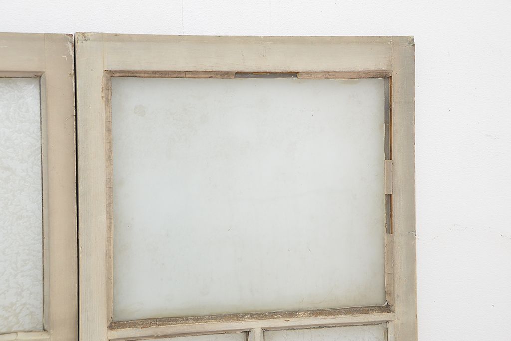 アンティーク　昭和レトロ　シャビーでかわいいペイントガラス引き戸　2枚セット(ガラス戸、窓)