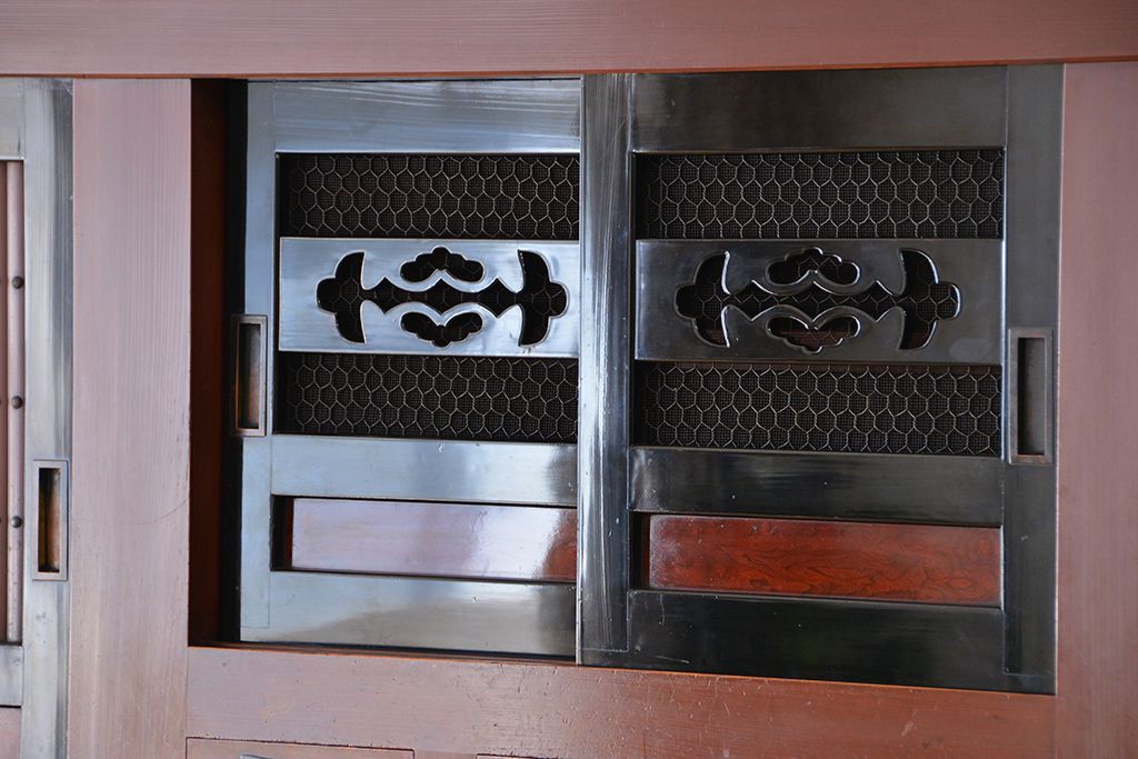 アンティーク家具　古民具・骨董　極上!美品!特別注文造り　前板玉杢・重厚な近江の六尺水屋箪笥(食器棚)