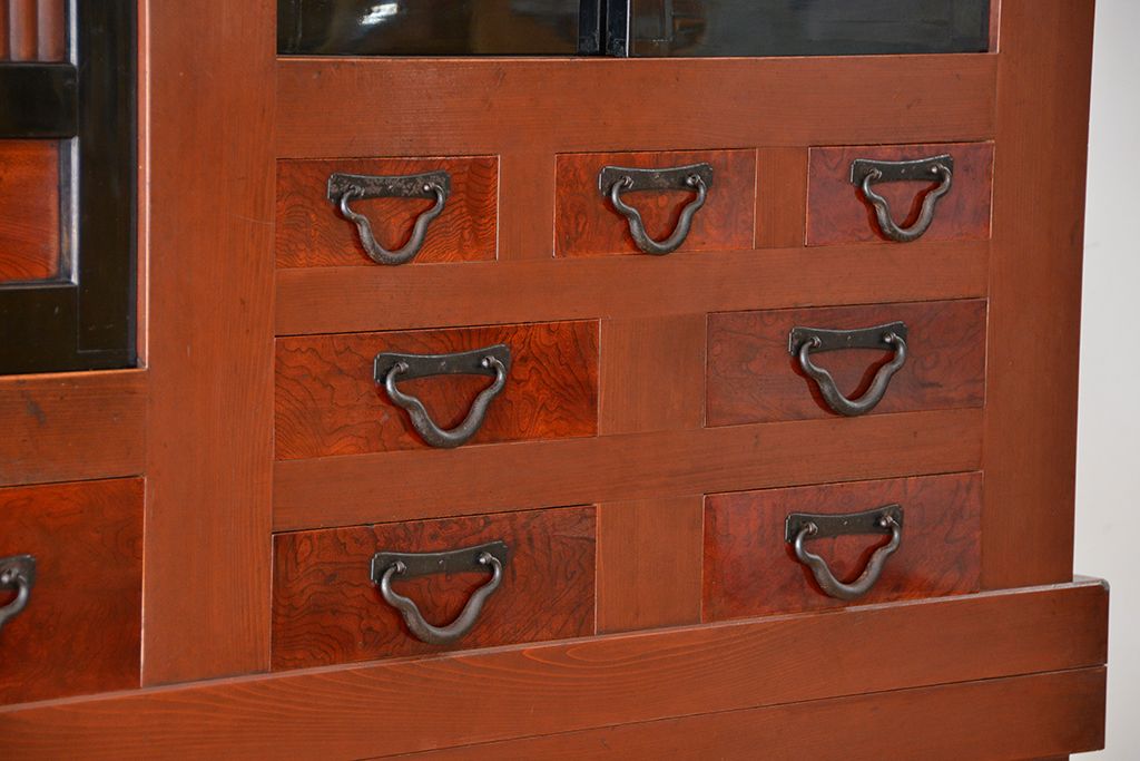 アンティーク家具　古民具・骨董　極上!美品!特別注文造り　前板玉杢・重厚な近江の六尺水屋箪笥(食器棚)