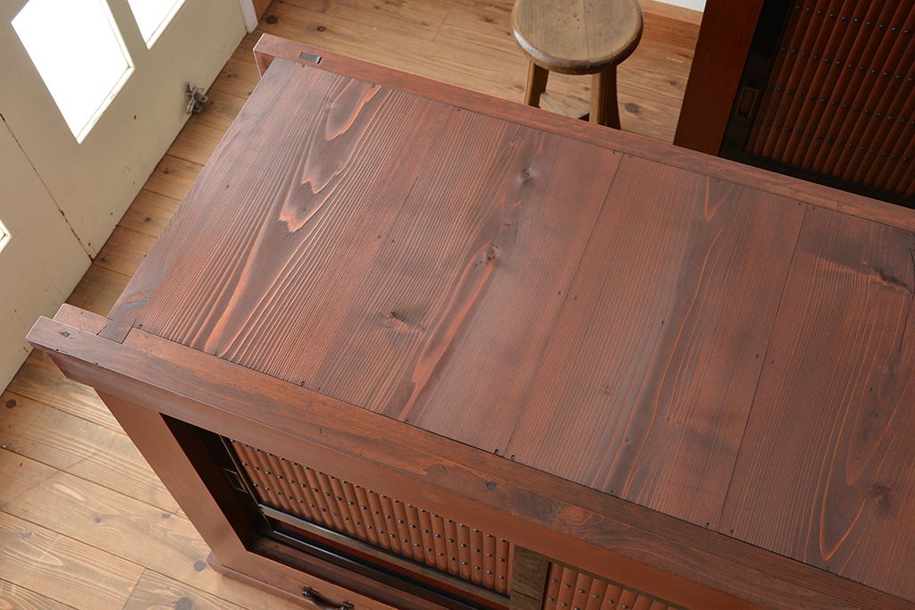 アンティーク家具　古民具・骨董　極上!美品!特別注文造り　前板玉杢・重厚な近江の六尺水屋箪笥(食器棚)