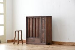 アンティーク家具　アンティーク　古い木の小振りな収納棚(下駄箱)