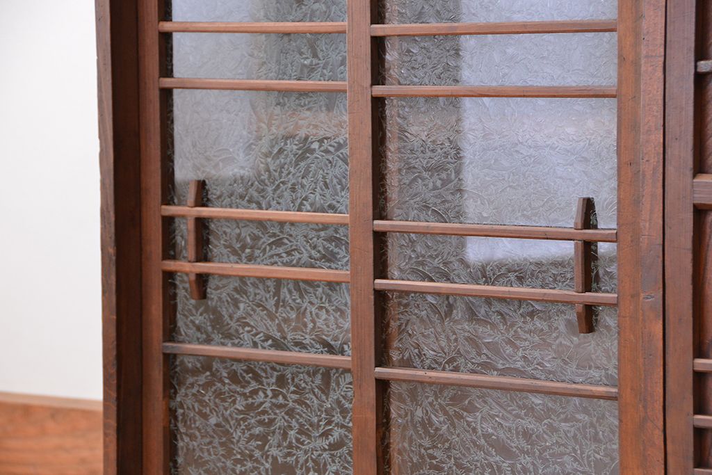 アンティーク家具　アンティーク　古い木の結霜ガラス収納棚(下駄箱)