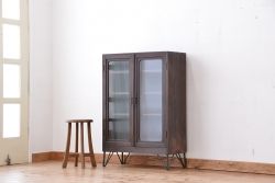 アンティーク家具　アンティーク　鉄脚付きのモールガラス収納棚(本箱)