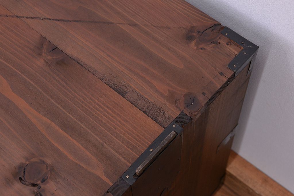 アンティーク家具　☆古民具・骨董　シンプルな重ね時代箪笥