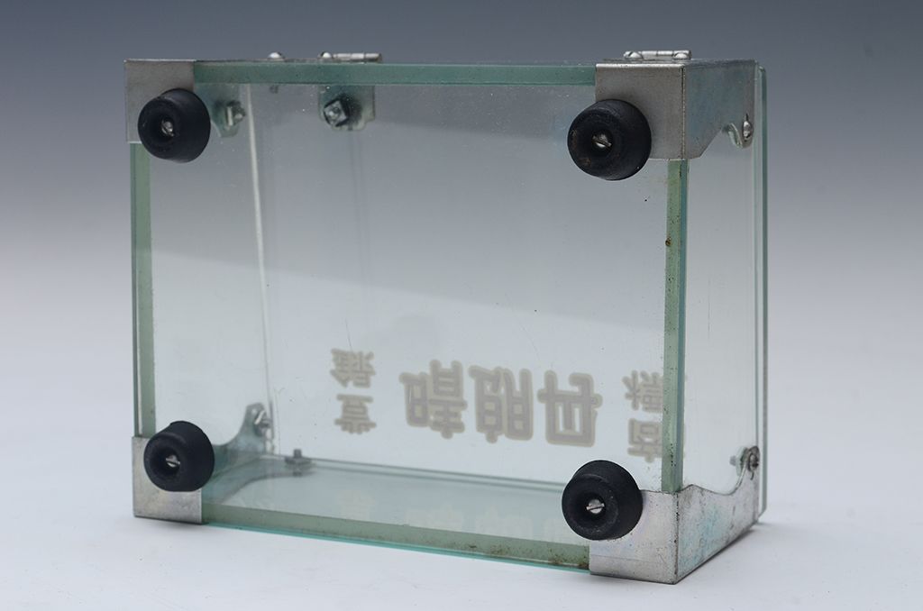 アンティーク雑貨　丹朗晴・古い小さなガラスケース(小物入れ)