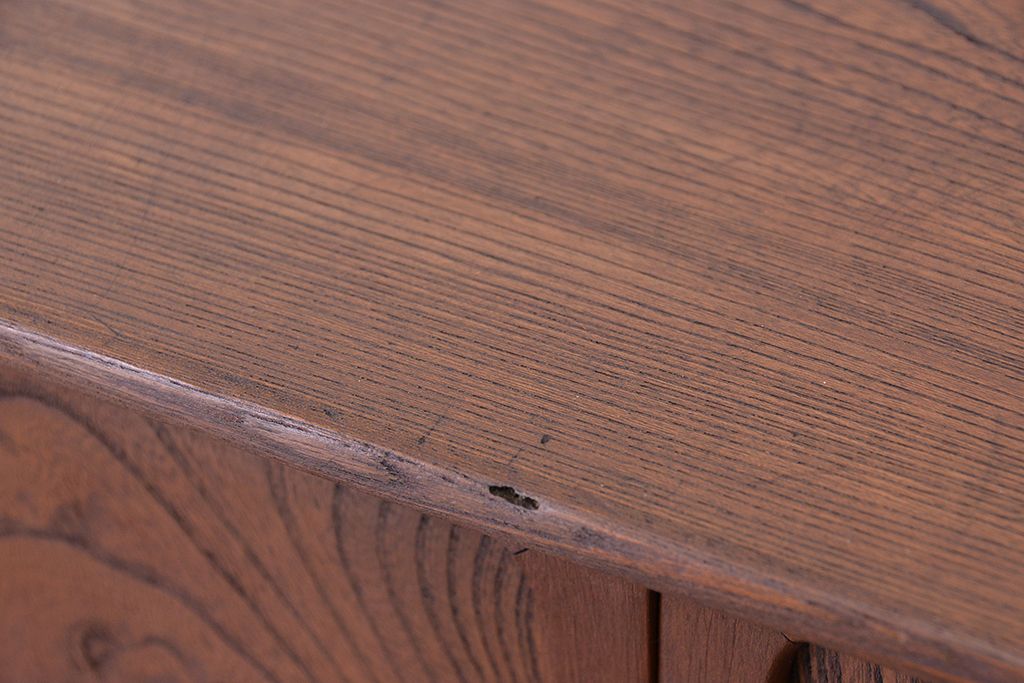 アンティーク家具　アンティーク　三方欅材の小振りな茶箪笥(茶棚)