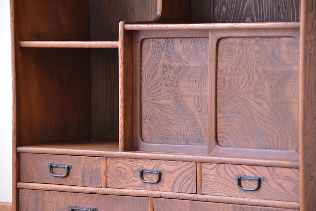 アンティーク家具　アンティーク　三方欅材の小振りな茶箪笥(茶棚)