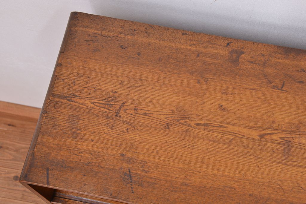 レトロ家具　昭和レトロ　古い木の小振りな茶箪笥?(茶棚)
