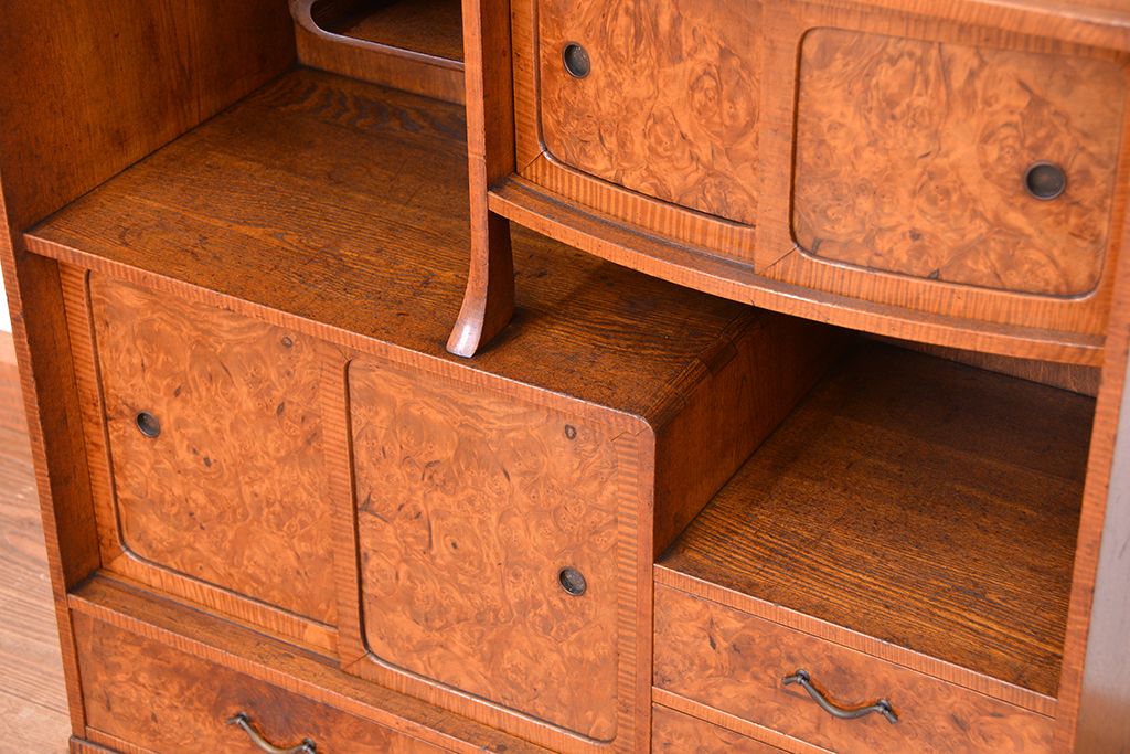 レトロ家具　昭和レトロ　古い木の小振りな茶箪笥?(茶棚)