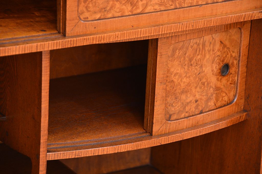 レトロ家具　昭和レトロ　古い木の小振りな茶箪笥?(茶棚)