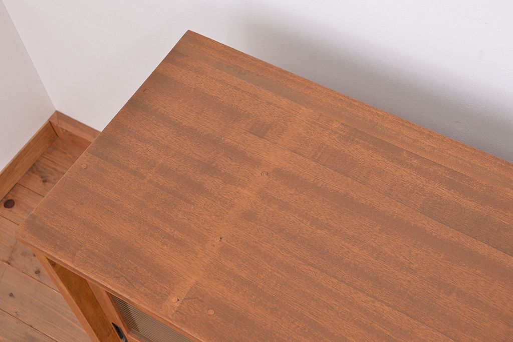 アンティーク家具　1970年代　古い学校の脚付きモールガラス収納棚(食器棚、本棚)