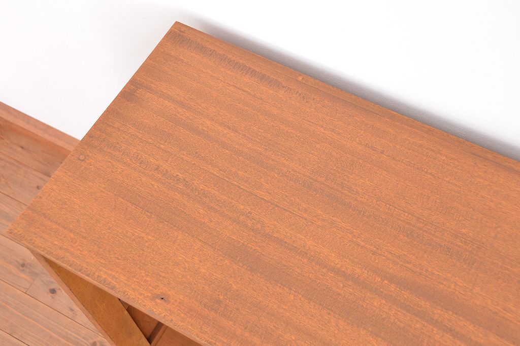 アンティーク家具　1970年代　古い学校の脚付きガラス収納棚(食器棚、本棚、飾り棚)