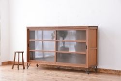 アンティーク家具　1970年代　古い学校の鉄脚モールガラス収納棚?(食器棚・本棚)