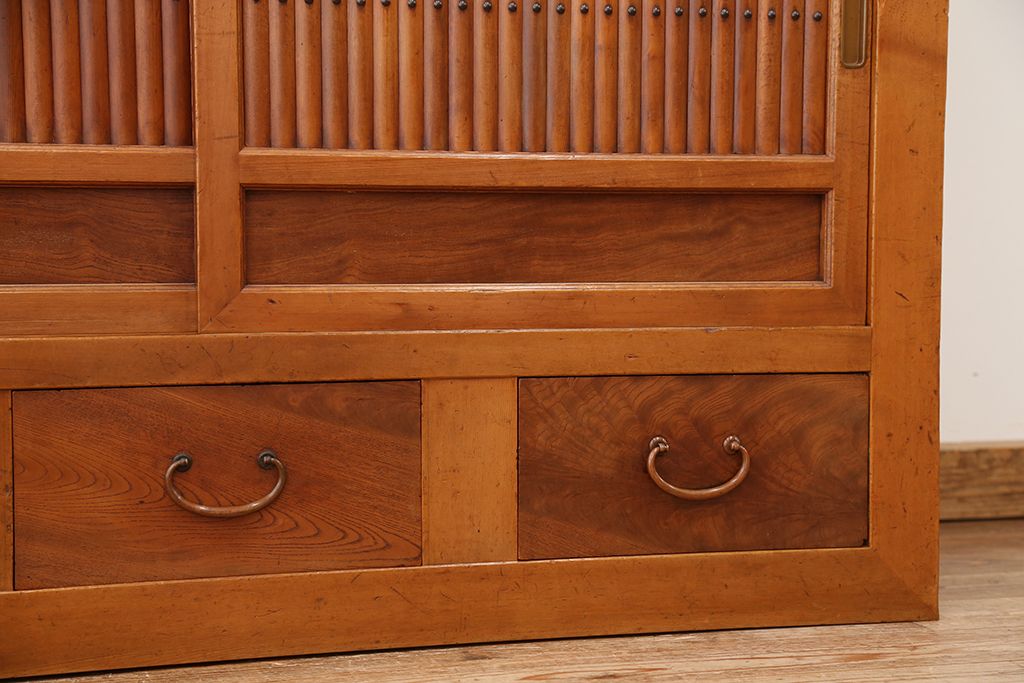 アンティーク家具　古民具・骨董 美しい作りの結霜ガラス戸 四尺水屋箪笥(食器棚/収納棚)