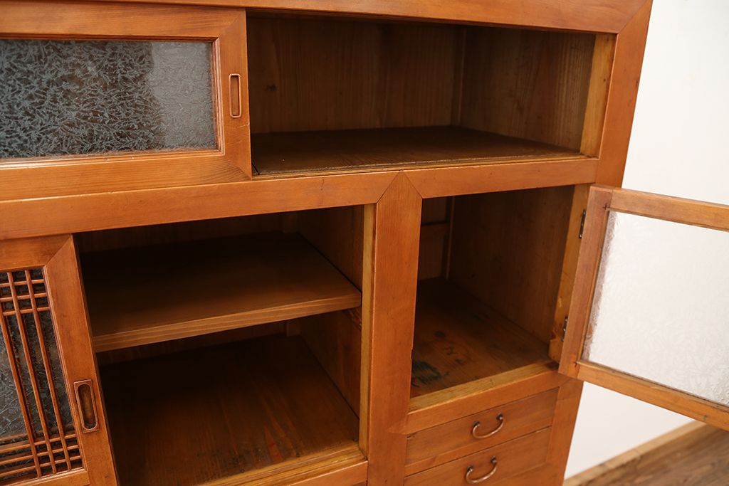 アンティーク家具　古民具・骨董 美しい作りの結霜ガラス戸 四尺水屋箪笥(食器棚/収納棚)
