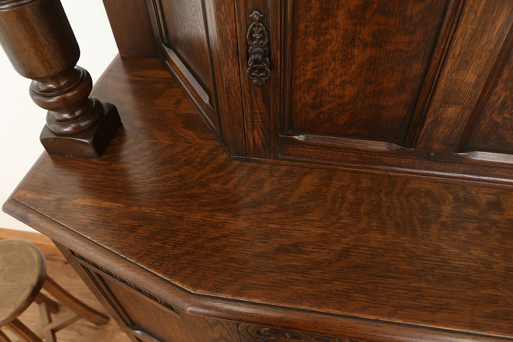 アンティーク家具　イギリスアンティーク 英国 WARING&GILLOW(ワーリングギロー)社製 小振りなキャビネット