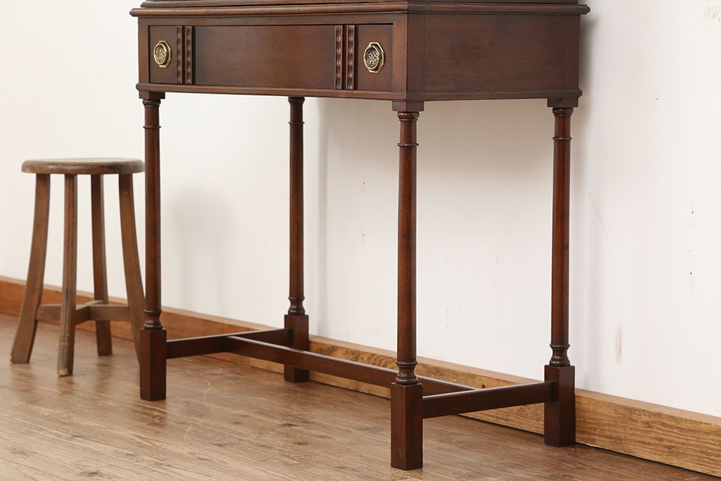 アンティーク家具　イギリスアンティーク 英国 WARING&GILLOW(ワーリングギロー)社製 小振りなドレッシングキャビネット(化粧台/ドレッシングテーブル)