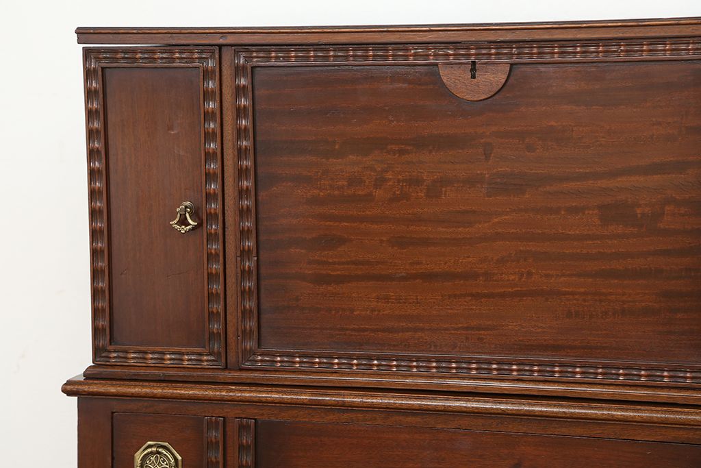 アンティーク家具　イギリスアンティーク 英国 WARING&GILLOW(ワーリングギロー)社製 小振りなドレッシングキャビネット(化粧台/ドレッシングテーブル)