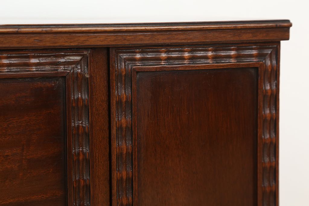 アンティーク家具　イギリスアンティーク 英国 WARING&GILLOW(ワーリングギロー)社製 小振りなドレッシングキャビネット(化粧台/ドレッシングテーブル)