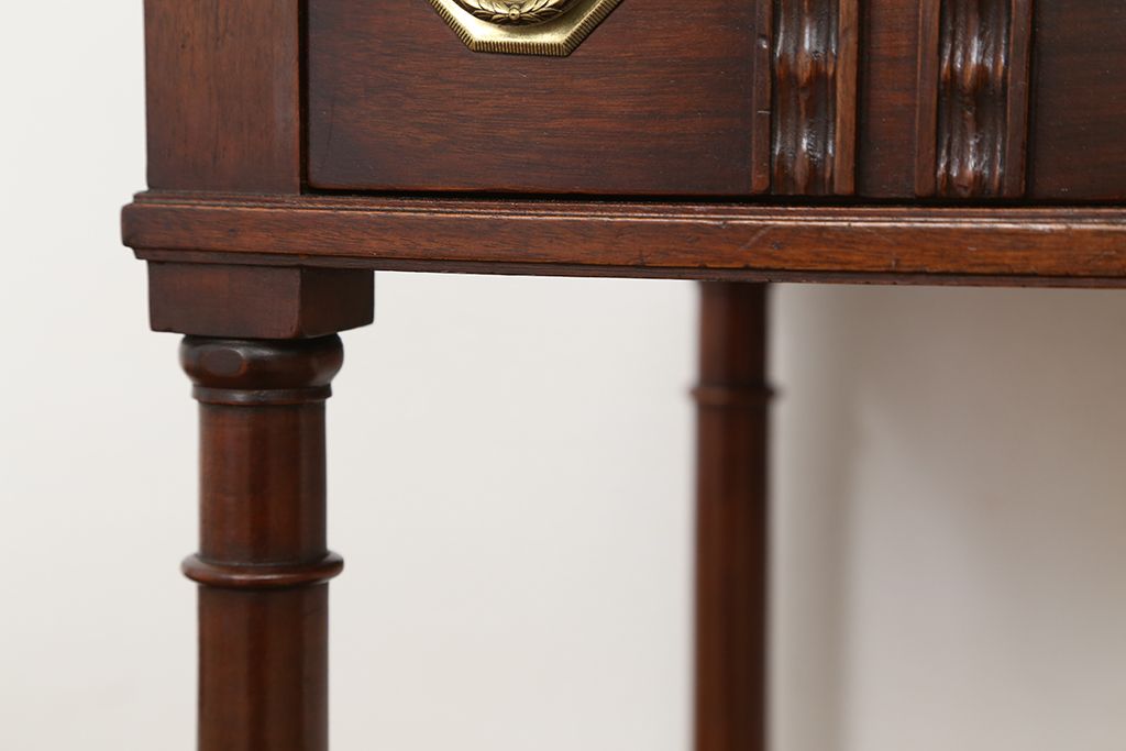 アンティーク家具　イギリスアンティーク 英国 WARING&GILLOW(ワーリングギロー)社製 小振りなドレッシングキャビネット(化粧台/ドレッシングテーブル)