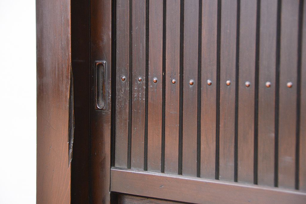 アンティーク家具　★古民具・骨董　時代感を楽しめる　四尺水屋箪笥(茶箪笥/食器棚/収納棚)