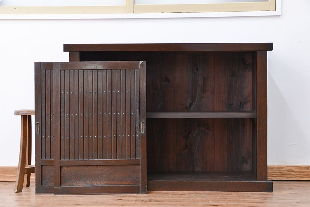 アンティーク家具　★古民具・骨董　シンプルで趣のある四尺水屋箪笥(下駄箱)