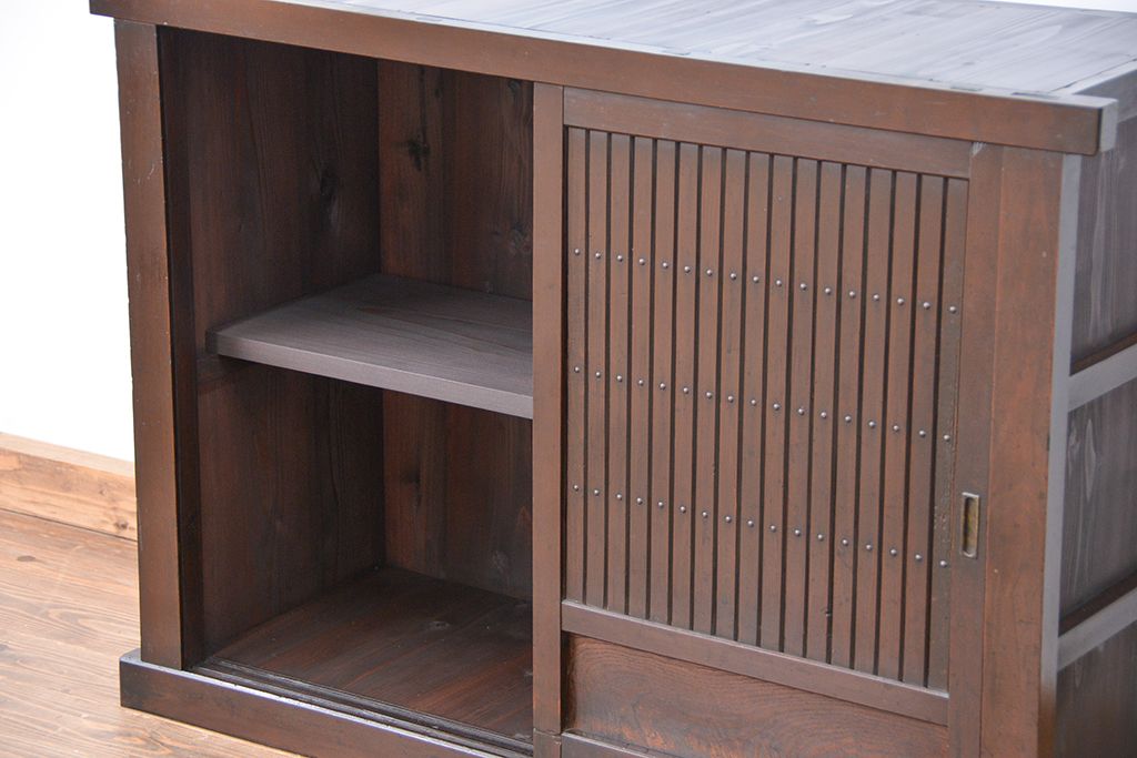 アンティーク家具　★古民具・骨董　シンプルで趣のある四尺水屋箪笥(下駄箱)
