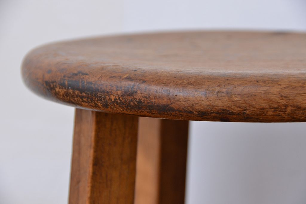 アンティーク家具　古い木のシンプルな丸スツール(イス)(丸椅子)