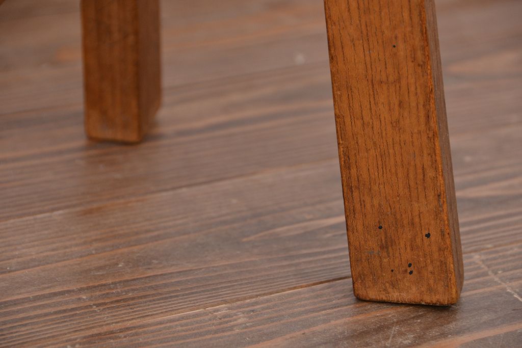 アンティーク家具　古い木のシンプルな丸スツール(イス)(丸椅子)