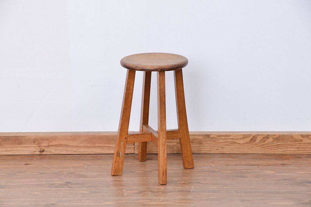 アンティーク家具　古い木のシンプルな丸スツール(イス)(丸椅子)