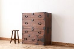 アンティーク家具　☆古民具・骨董　シンプルな丸金具の重ね時代箪笥(チェスト)