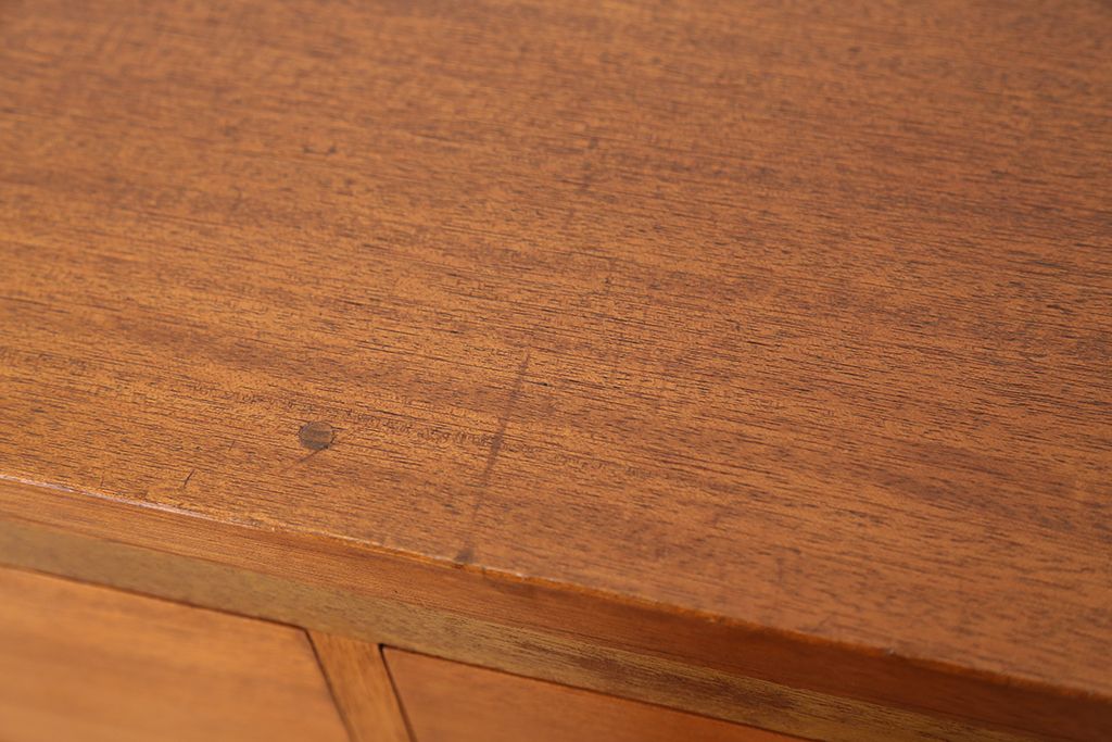 アンティーク家具　1960年〜70年代　ネームプレート付き大型チェスト(2)(引き出し/ドロワー/サイドボード)