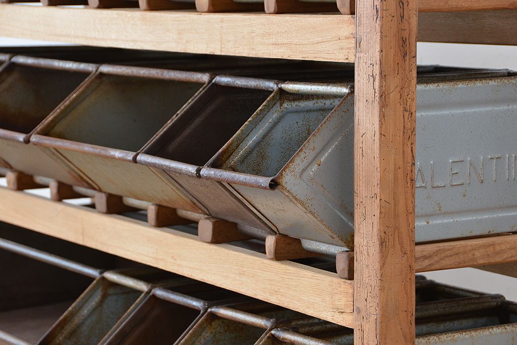アンティーク家具　海外アンティーク　アイアンコンテナシェルフ(飾り棚/陳列棚)