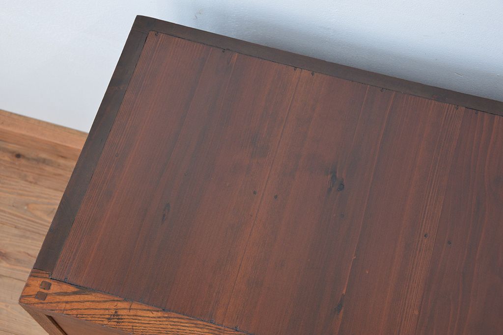 アンティーク家具　アンティーク　前面欅材の三杯引き出しチェスト(箪笥、タンス、ドロワー)