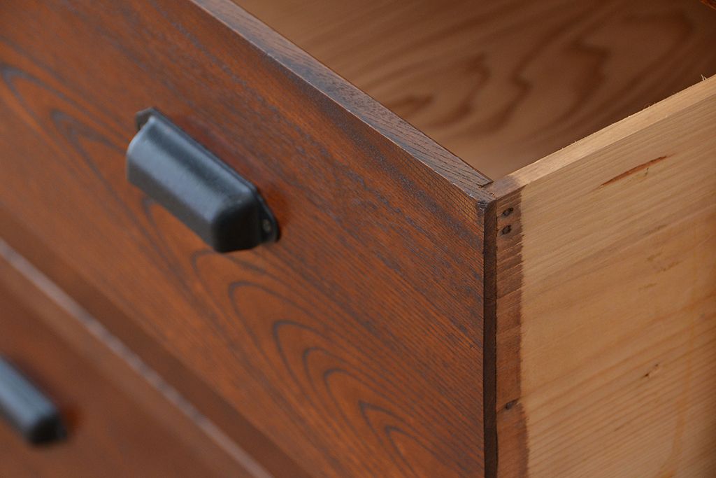 アンティーク家具　アンティーク　前面欅材の三杯引き出しチェスト(箪笥、タンス、ドロワー)