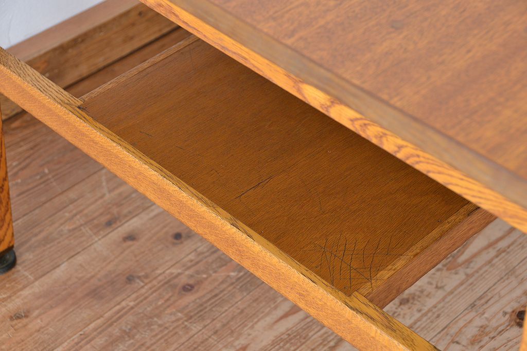 アンティーク家具　1960〜70年代　古い学校の使い込まれた大きな作業台?(テーブル、机)
