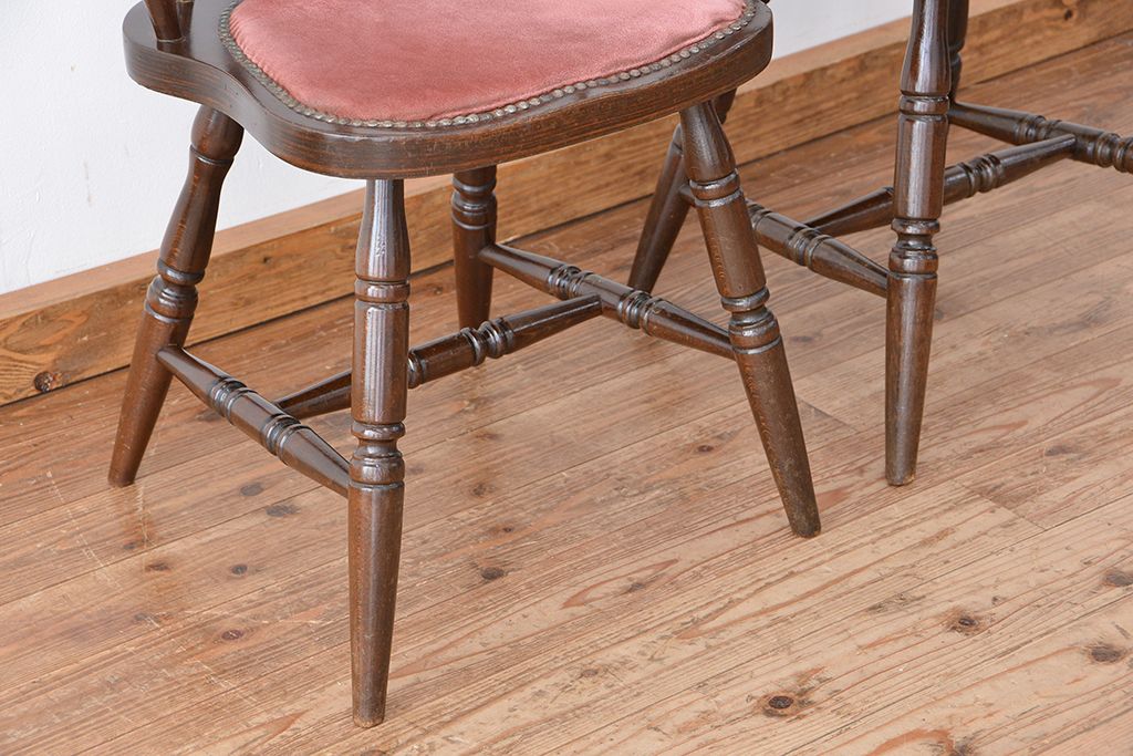 ヴィンテージ家具　イギリスビンテージ　かわいらしいダイニングチェア　2脚セット(椅子/イス)