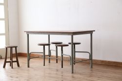 ラフジュオリジナル　4脚格納スツールの作業台(テーブル、机)
