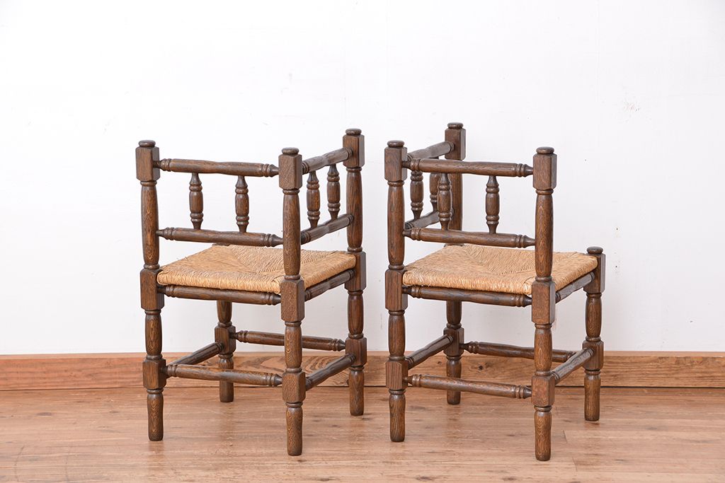 ヴィンテージ家具　イギリスビンテージ　オーク材コーナーチェア　2脚セット(椅子、イス)　