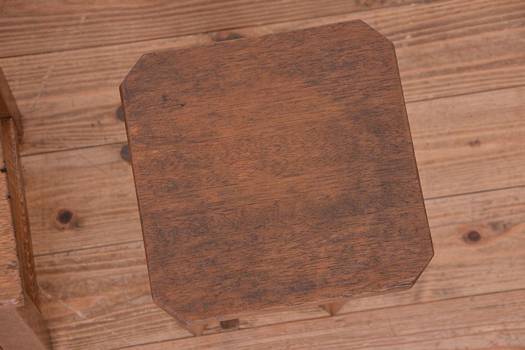 アンティーク家具　アンティーク　シンプルな角スツール　2脚セット(椅子)