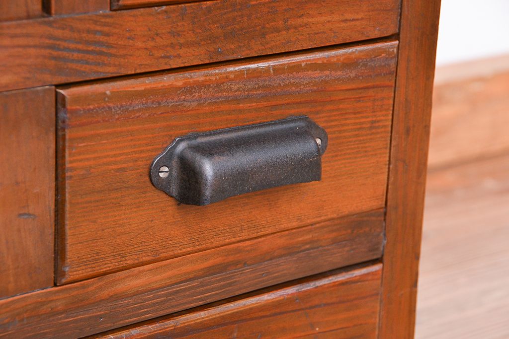 アンティーク家具　☆アンティーク　古い木の二段重ね結霜ガラス食器棚(収納棚)